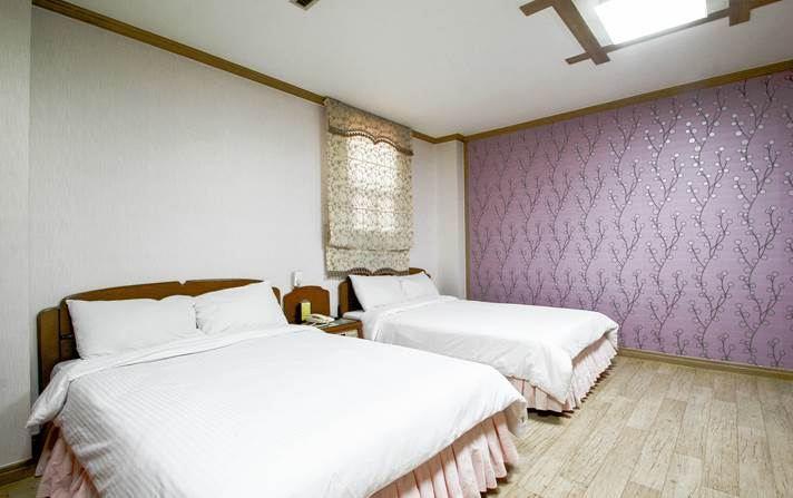 Geoje Tourist Hotel Екстериор снимка