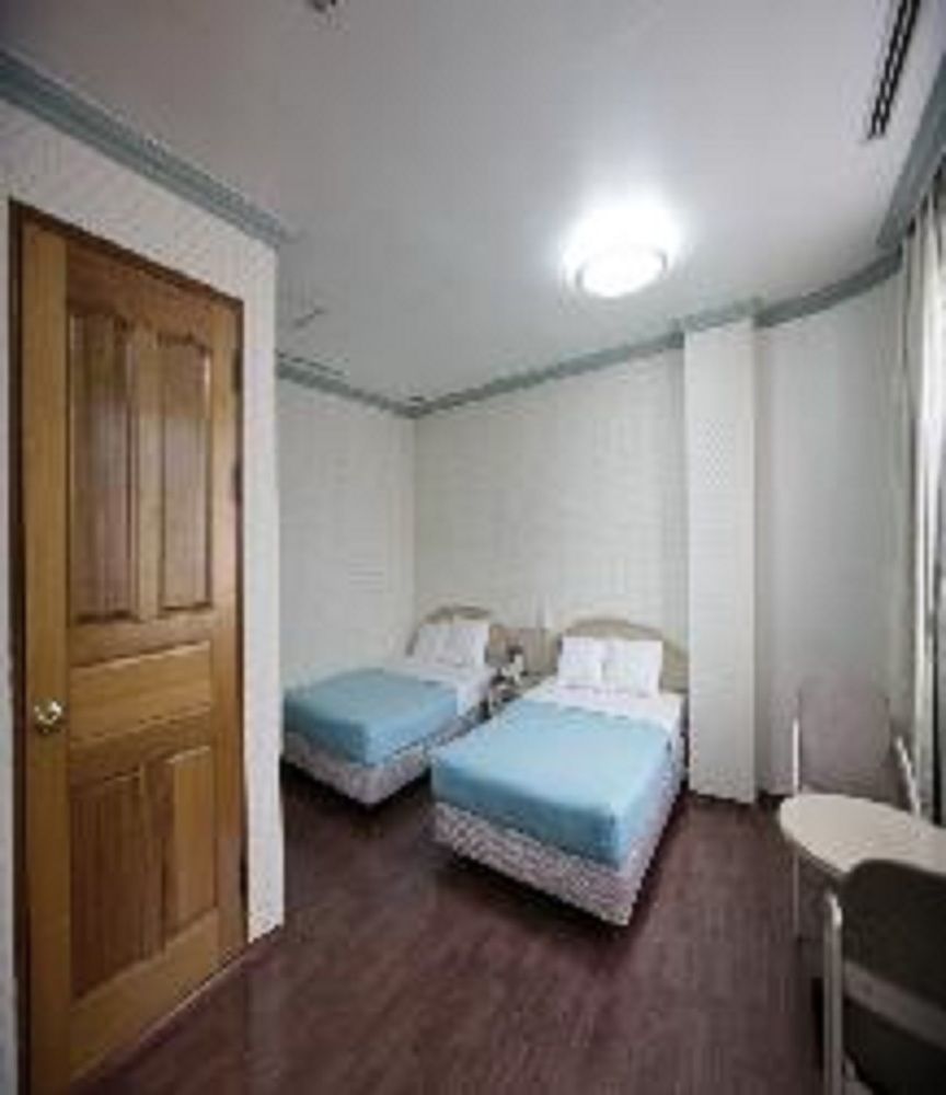 Geoje Tourist Hotel Екстериор снимка