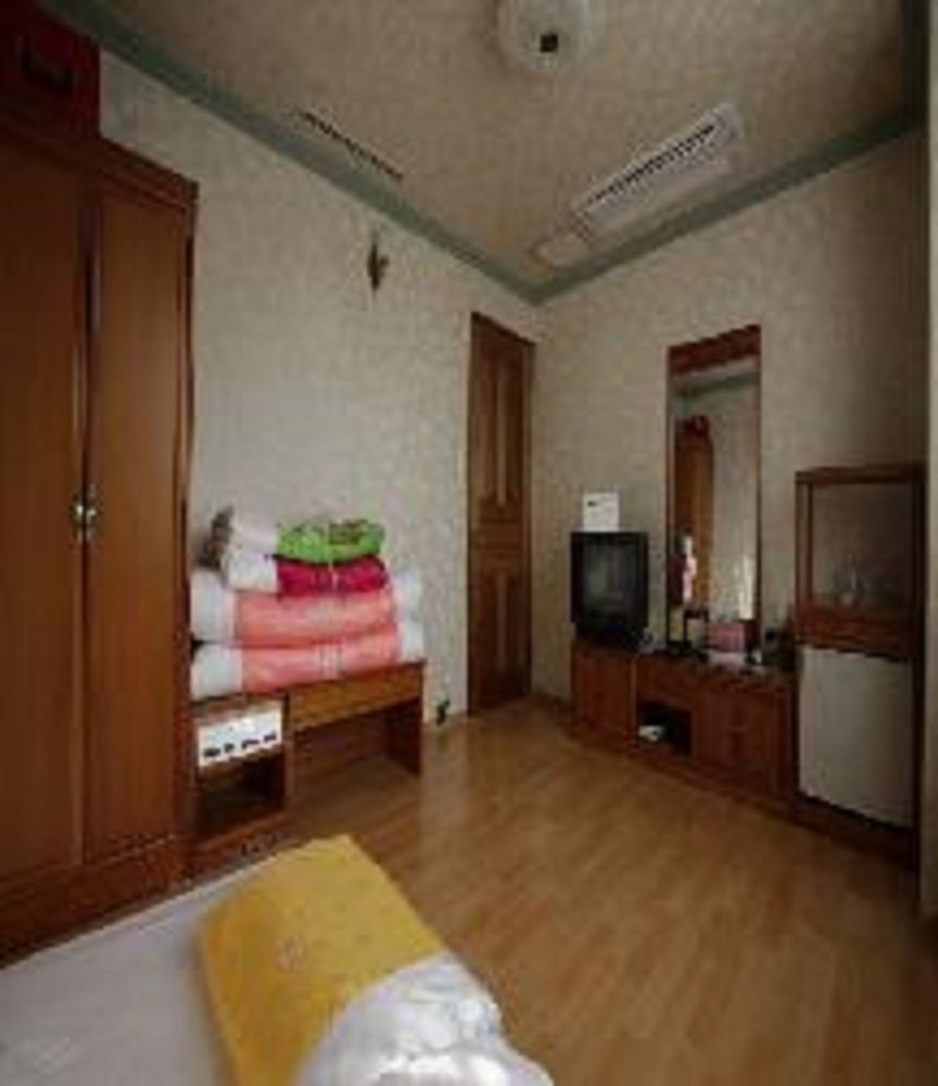 Geoje Tourist Hotel Екстериор снимка